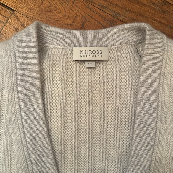 KINROSS Cashmere Cable Knit Color Block Cropped Cardigan - Picture 3 of 7